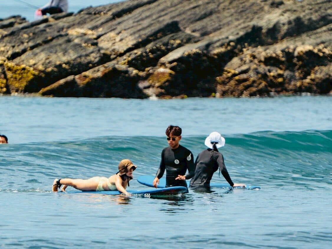 教練水中指導學員